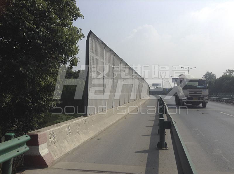 高速公路隔聲屏障--杭州104國(guó)道陽光天際余杭段